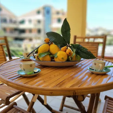 Living Vacanze Aparthotel *