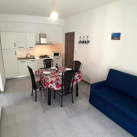 Living Vacanze 3* 피라이노